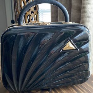 Triforce Hardside Beauty Case w Removable Interior